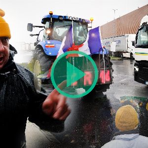 "Blocage de la grande distribution par la Coordination rurale en Charente : colère des agriculteurs en action"