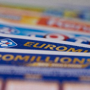 "Euromillions 20 ans : la FDJ célèbre avec 100 nouveaux millionnaires garantis"