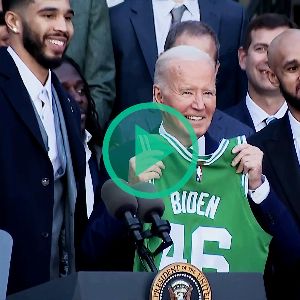 Joe Biden célèbre les Boston Celtics à la Maison-Blanche en hommage à ses origines irlandaises