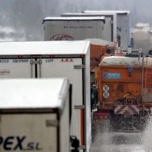 Tempête Caetano : accidents et perturbations sur l'autoroute A36b, cinq blessés graves