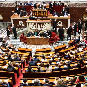 "Addictions à l'Assemblée : Alcool et drogues, les dessous révélateurs"