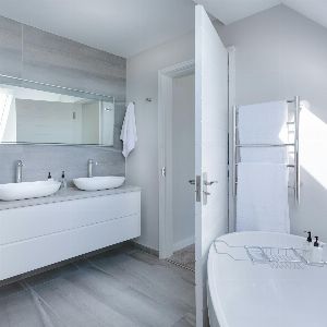 "Harmonisez votre salle de bains avec la couleur Feng-shui idéale"