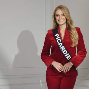 Miss Picardie brille lors du test de culture générale pour Miss France 2025