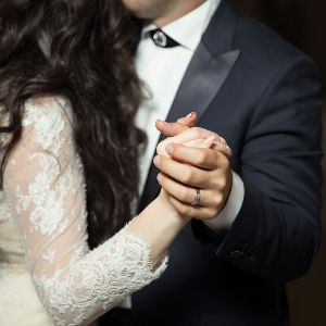 Risquer son mariage heureux pour une liaison avec son meilleur ami : un témoignage bouleversant