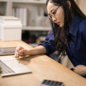 Suspension du congé menstruel : un coup dur pour les villes innovantes