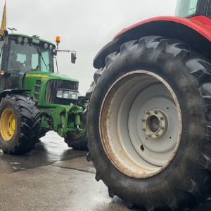 Agriculteurs en colère : des convois se dirigent vers Lille, perturbations sur les routes