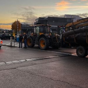 Blocage des agriculteurs à la plateforme Lidl de Saint-Quentin-Fallavier en Isère