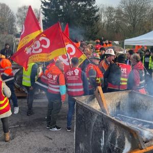 Mobilisation des salariés d'ArcelorMittal à Denain contre la fermeture du site