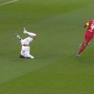 Chute de Mbappé et penalty raté : le match cauchemardesque de la star française face à Liverpool