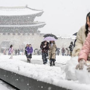 Chutes de neige record à Séoul en novembre : images impressionnantes