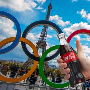 Coca-Cola attaqué en justice pour greenwashing lors des JO par une ONG française