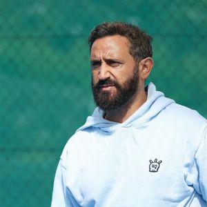 Cyril Hanouna quitte brusquement "Touche pas à mon poste", Valérie Bénaïm prend les commandes en urgence