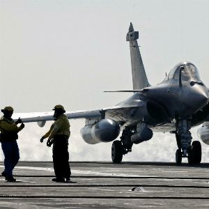 Déploiement risqué en mer Rouge et mer de Chine pour le porte-avions français