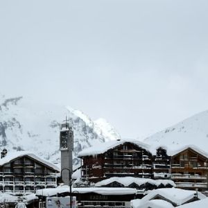 Les destinations populaires des Français cet hiver : des Alpes à l'Afrique en passant par l'Asie