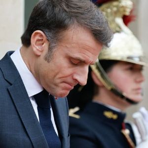 Macron estime qu'une motion de censure dépend du soutien du RN et du PS