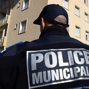 "Policier municipal blessé lors d'une poursuite avec un automobiliste à Colombes"