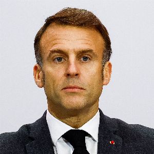 Pourquoi l'Elysée a démenti les propos prêtés à Macron sur la chute du gouvernement