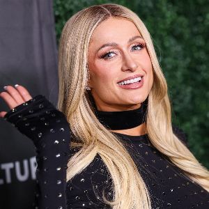 Routine beauté de Paris Hilton depuis l'enfance : secrets pour une peau parfaite révélés