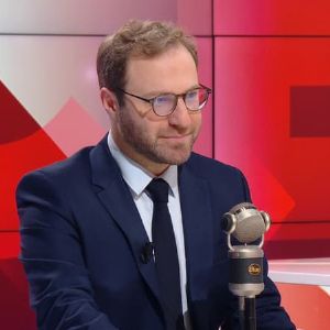 "Antoine Armand relativise la crise : la France plus forte que la Grèce mais des préoccupations persistent"