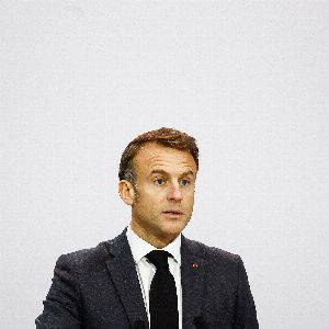 "Des élus envisagent la démission d’Emmanuel Macron, pression politique en hausse"