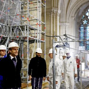 "Emmanuel Macron visite Notre-Dame pour sa réouverture"