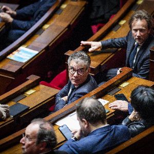 Exploit des Macronistes : Le PS uni sur la censure du gouvernement