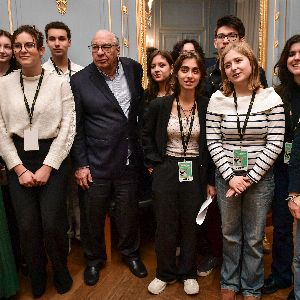 Sandrine Collette lauréate du prix Goncourt des lycéens 2024 pour son roman "Madelaine avant l'aube"