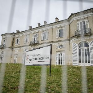 Chef d'établissement catholique de Pau rétabli temporairement après des atteintes à la laïcité