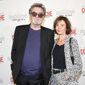 "Comment Eddy Mitchell a sauvé son mariage en surmontant son addiction au jeu"