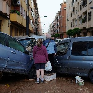 Congé rémunéré en cas d'alerte météo en Espagne après les inondations meurtrières