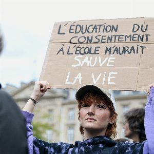 Éducation à la sexualité : tensions autour du programme de vie affective et relationnelle