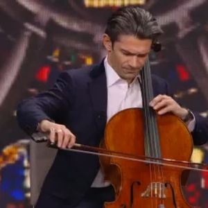 Gautier Capuçon interprète "Après un rêve" de Fauré en hommage à Notre-Dame de Paris sur BFMTV