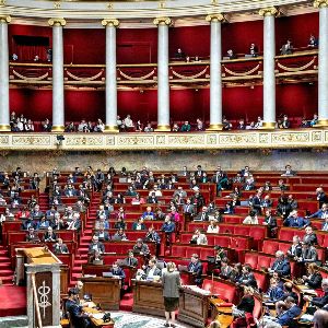 LFI contrariée dans sa tentative d'abroger la réforme des retraites