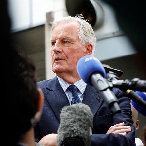 "Michel Barnier face aux concessions au RN : une double faute politique en vue"