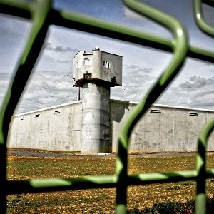 Record de plus de 80 000 détenus dans les prisons françaises