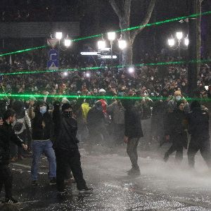 Violentes manifestations en Géorgie contre le gouvernement en place