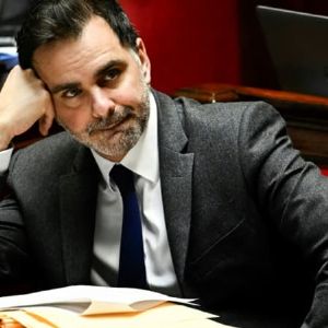 "Budget : mise en garde du ministre Laurent Saint-Martin contre les conséquences de la censure"