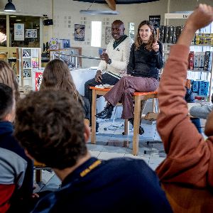 Engagement des habitants de Romans-sur-Isère pour lutter contre les stéréotypes racistes, un an après la mort de Thomas à Crépol