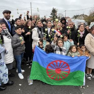 Rassemblement à Denain contre les propos antitsiganistes de la maire