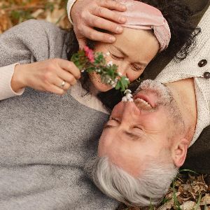 Bien vieillir en couple : les clés pour une relation épanouie