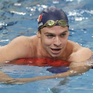 Léon Marchand met un terme à sa carrière de nageur, épuisé après ses succès aux Jeux Olympiques