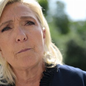 Marine Le Pen met la pression sur Michel Barnier pour le budget avant le retour à l’Assemblée