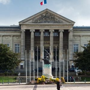 "Père mis en examen pour viol et complicité de viol sur sa fille de 4 ans en Maine-et-Loire"