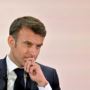 Macron envisage l'arrivée d'une personnalité de gauche à Matignon