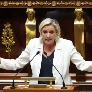 Menace de censure : Marine Le Pen défie Michel Barnier en refusant ses concessions