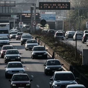 Record d'embouteillages en Île-de-France : plus de 430 km de bouchons sur les routes