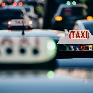 Taxis en grève : manifestation à Lyon et autres villes contre la baisse de rémunération des transports médicaux