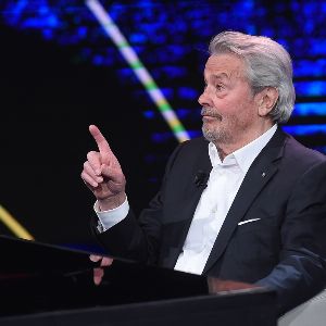 Alain Delon : scandale raciste et misogyne dans son passé amoureux