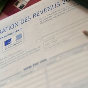 "Danger fiscal : risque de hausse d'impôts pour des millions de foyers à cause de la censure du gouvernement Barnier"