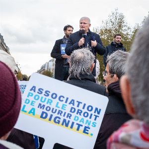 Enjeux cruciaux autour du projet de loi sur les soins palliatifs et l'accompagnement de la fin de vie